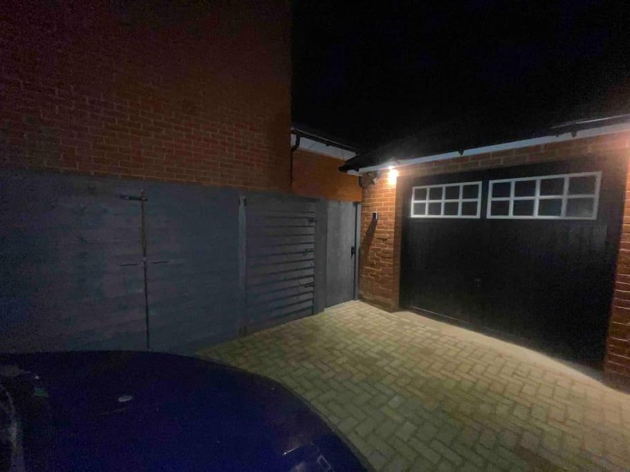Hadleigh  Modern Stylish Studio Flat Near Leigh On Sea. מראה חיצוני תמונה
