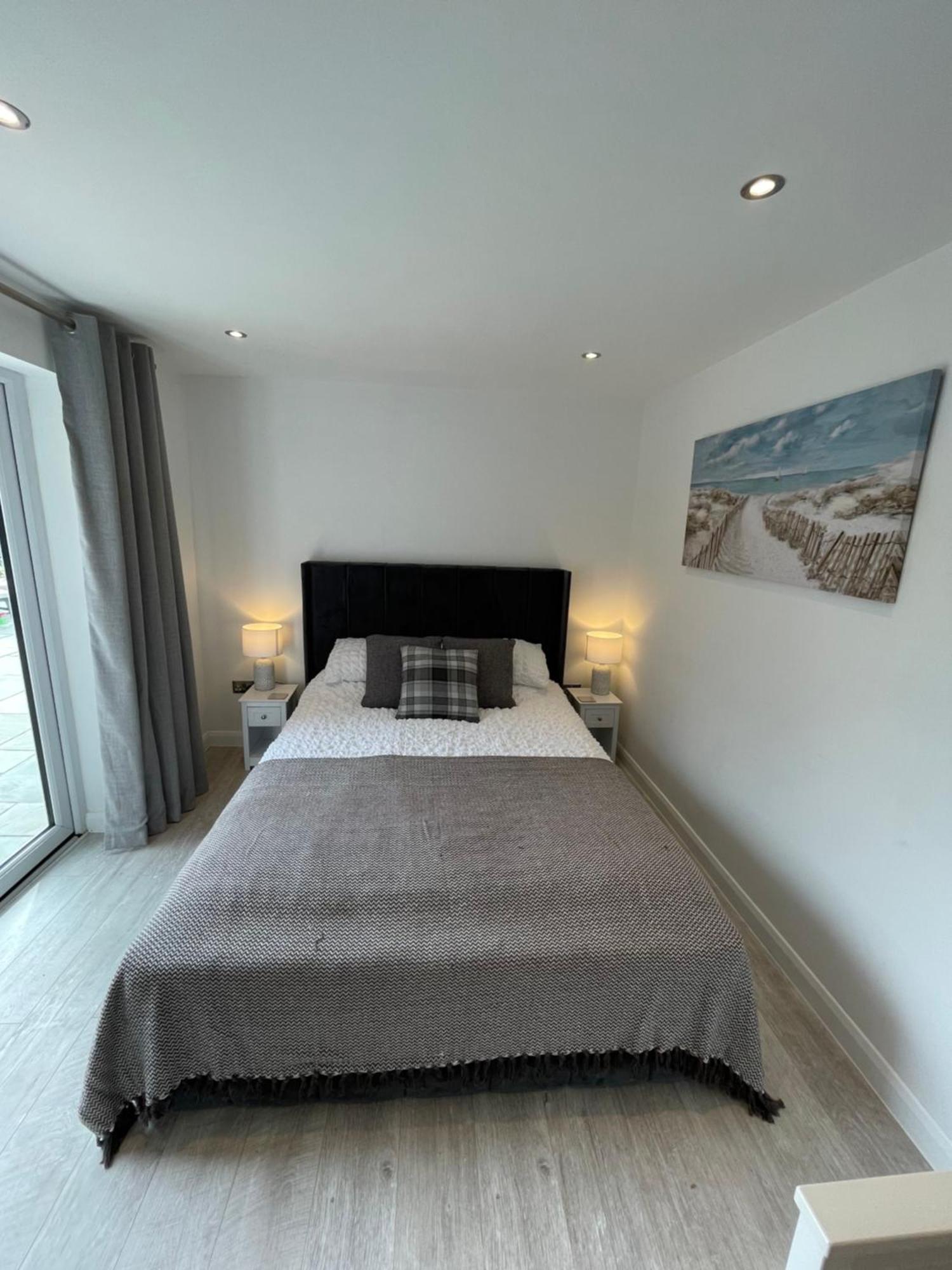 Hadleigh  Modern Stylish Studio Flat Near Leigh On Sea. מראה חיצוני תמונה