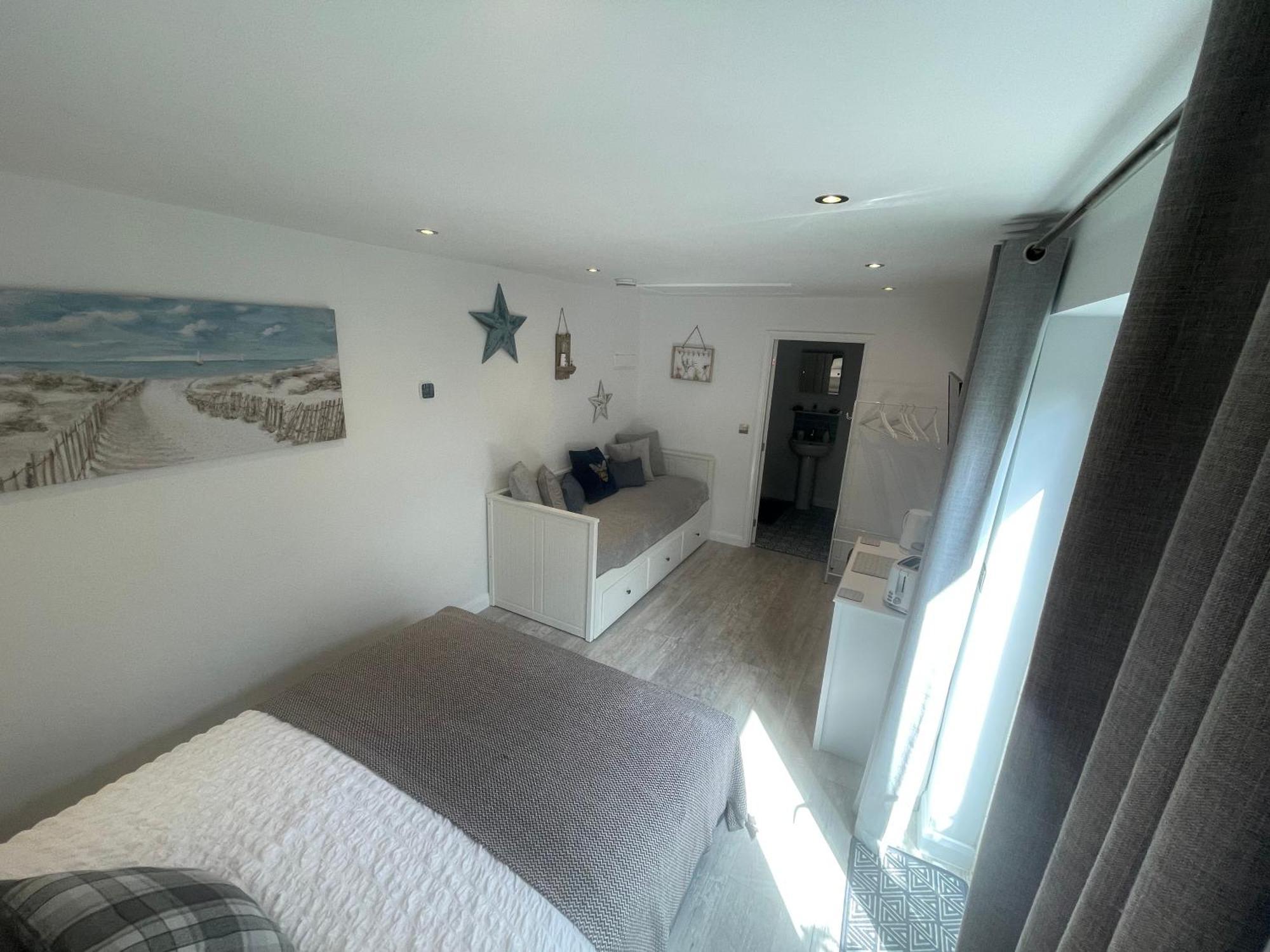 Hadleigh  Modern Stylish Studio Flat Near Leigh On Sea. מראה חיצוני תמונה